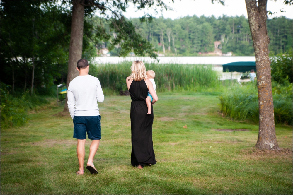 casual lakeside family photography